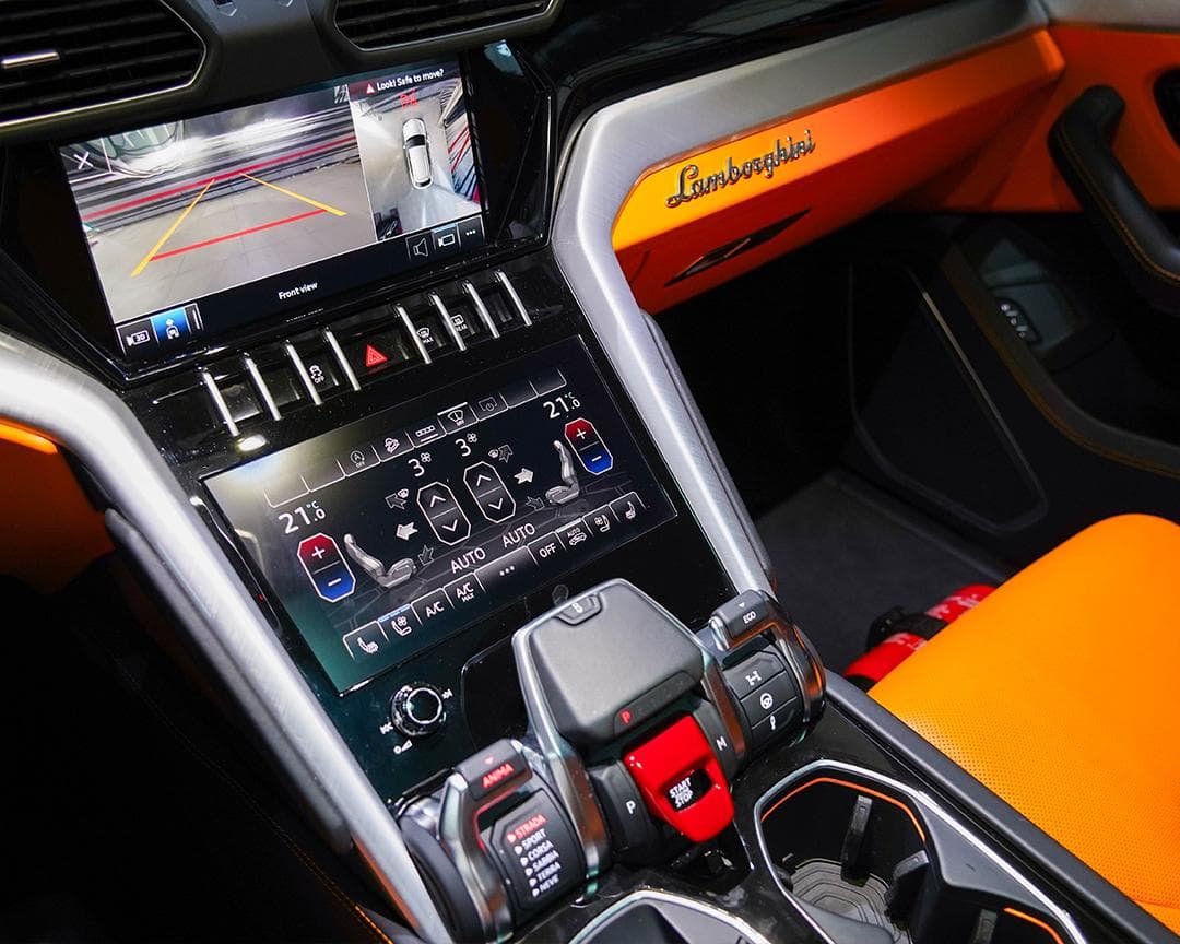 Lamborghini Urus - Image 3