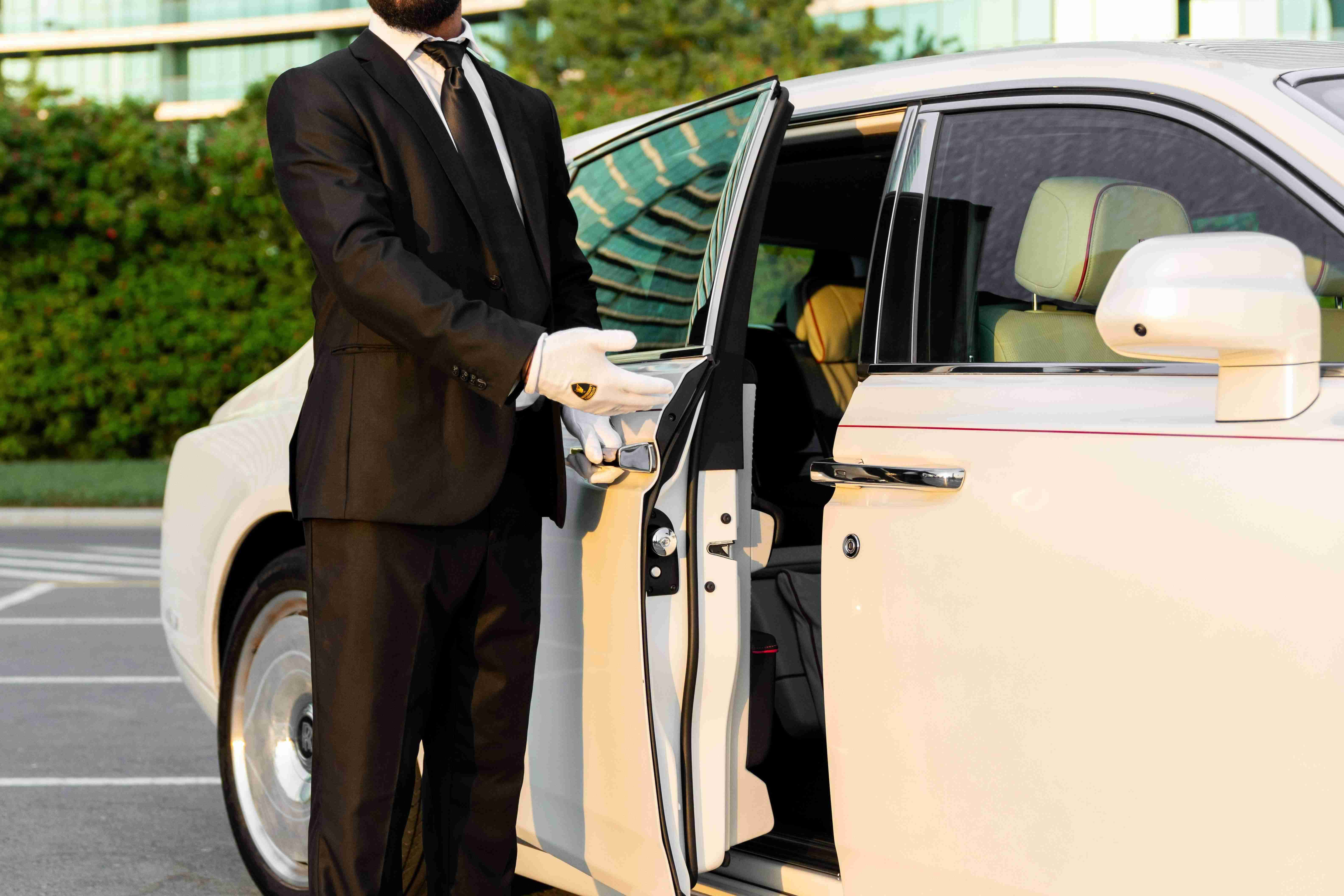 Welcome to The Summit Limousine - Redefining Luxury Mobility in Dubai